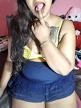 Snapshot of Sexy-Monikaa chatting on May 19, 2026, 2:18 am Sexy-Monikaa online show from May 19, 2026, 2:18 am