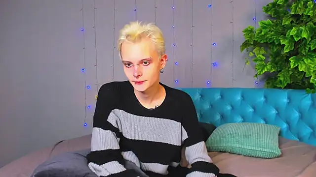 DemianEnglen online show from February 2, 2025, 8:41 pm