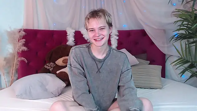 DemianEnglen online show from October 8, 2025, 9:45 pm