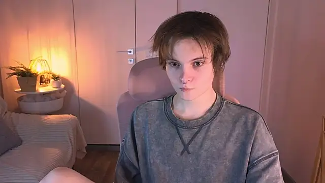 Snapshot of DemianEnglen chatting on April 23, 2026, 10:23 pm DemianEnglen online show from April 23, 2026, 10:23 pm
