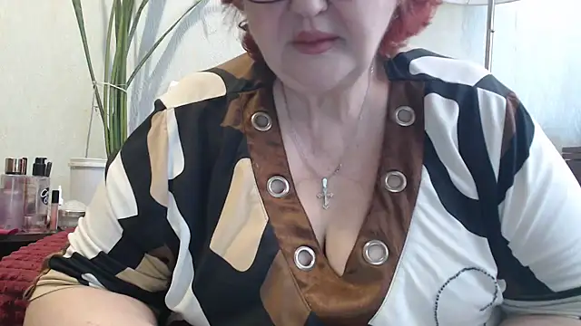 DeniseeRosea online show from April 13, 2026, 7:47 am