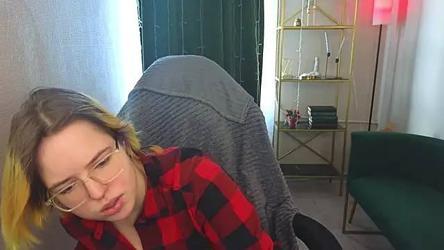 Manic pixie  online show from January 26, 2025, 11:06 am