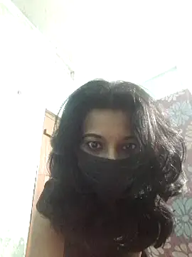 Snapshot of Bong-lady chatting on January 28, 2025, 2:43 am Bong-lady online show from January 28, 2025, 2:43 am