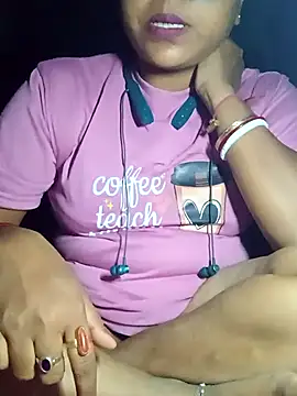 Snapshot of Bong-lady chatting on October 28, 2025, 6:54 pm Bong-lady online show from October 28, 2025, 6:54 pm