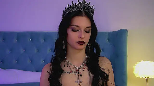 Snapshot of BeverlyMost chatting on April 24, 2026, 7:11 am BeverlyMost online show from April 24, 2026, 7:11 am