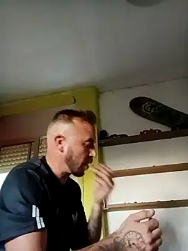 Snapshot of wapo100x100 chatting on October 4, 2025, 4:49 pm wapo100x100 online show from October 4, 2025, 4:49 pm