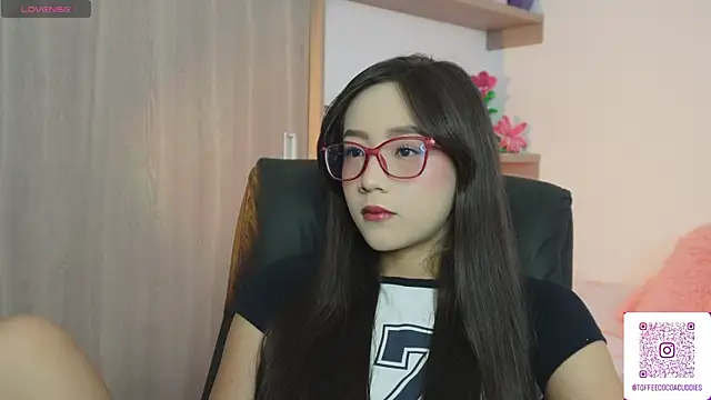 Snapshot of sophi_lii chatting on April 27, 2026, 8:40 pm sophi lii online show from April 27, 2026, 8:40 pm