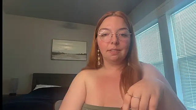 curvycate127 online show from May 25, 2026, 8:37 pm