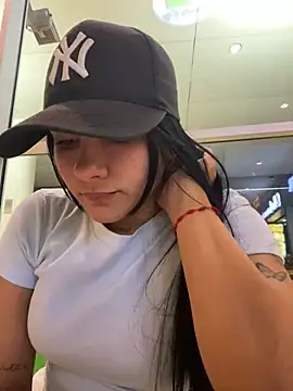 Snapshot of ruby__00 chatting on March 11, 2025, 12:22 am ruby 00 online show from March 11, 2025, 12:22 am