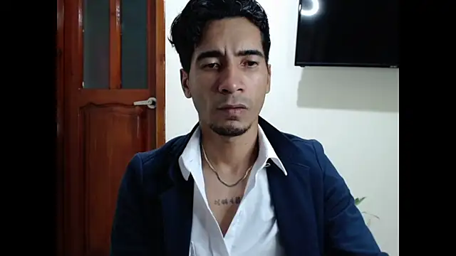 Snapshot of King_Liam chatting on January 25, 2025, 3:51 am King Liam online show from January 25, 2025, 3:51 am
