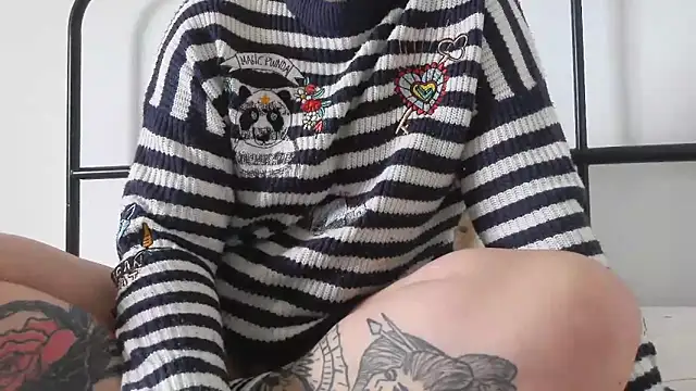 bunnyfox420 online show from April 13, 2026, 4:12 pm