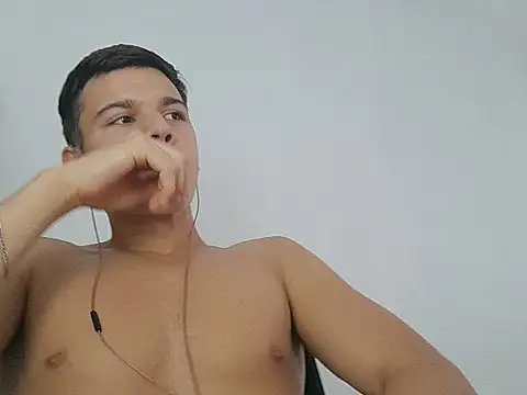 vitorsafado19 online show from February 13, 2025, 5:44 pm