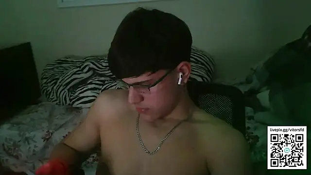 vitorsafado19 online show from October 4, 2025, 6:11 am