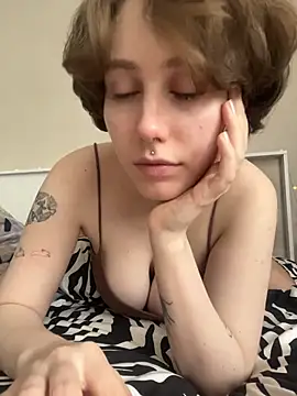 Molli Luv online show from March 5, 2026, 8:10 am