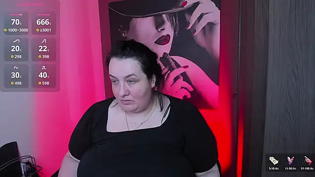 Snapshot of QueenOfHaze chatting on May 5, 2026, 10:45 am QueenOfHaze online show from May 5, 2026, 10:45 am