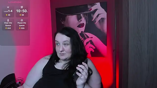 Snapshot of QueenOfHaze chatting on May 11, 2026, 6:41 am QueenOfHaze online show from May 11, 2026, 6:41 am