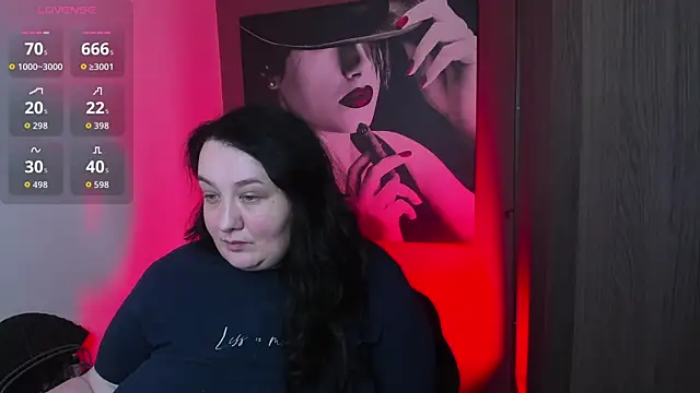 Snapshot of QueenOfHaze chatting on May 23, 2026, 5:06 pm QueenOfHaze online show from May 23, 2026, 5:06 pm