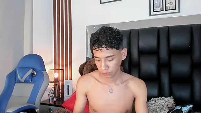 Amberr1 online show from January 30, 2025, 6:21 pm