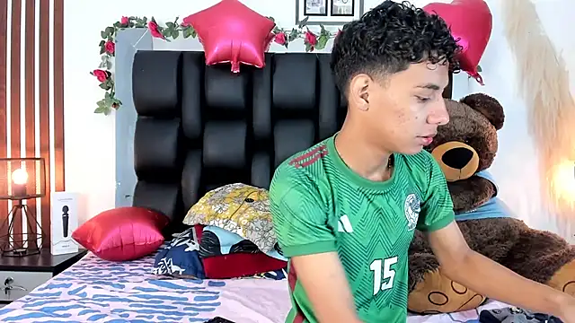 Amberr1 online show from February 7, 2025, 12:17 pm