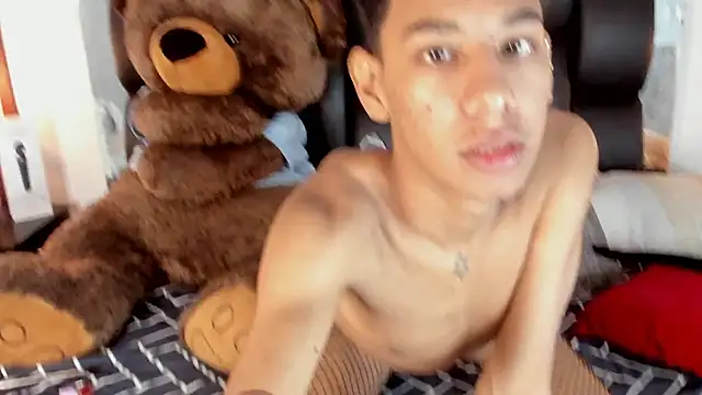 Amberr1 online show from February 8, 2025, 3:21 pm