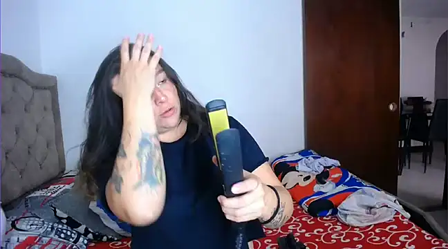 Snapshot of Kristin_milk chatting on February 21, 2025, 1:22 pm Kristin milk online show from February 21, 2025, 1:22 pm