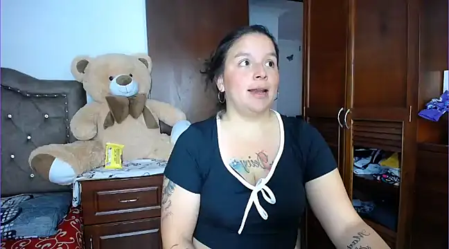 Snapshot of Kristin_milk chatting on March 4, 2025, 12:33 pm Kristin milk online show from March 4, 2025, 12:33 pm