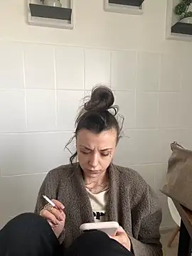 bunnythetailor online show from February 19, 2025, 1:17 pm