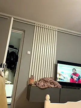 bunnythetailor online show from October 9, 2025, 9:24 pm