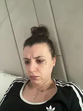 bunnythetailor online show from May 20, 2026, 6:41 am