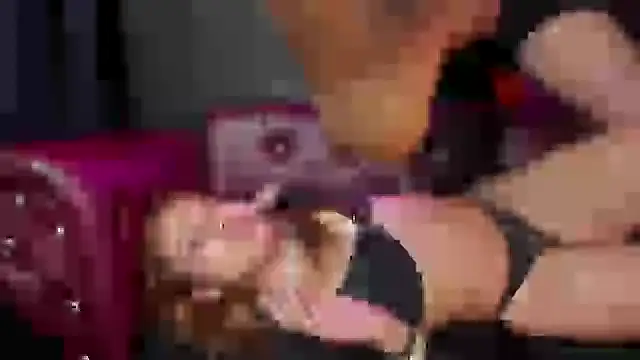 Snapshot of Nikki_and_Mayk chatting on February 9, 2025, 6:01 am Nikki and Mayk online show from February 9, 2025, 6:01 am