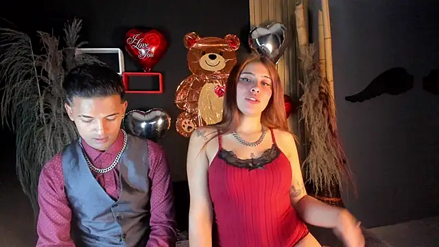 Snapshot of Nikki_and_Mayk chatting on February 15, 2025, 2:26 am Nikki and Mayk online show from February 15, 2025, 2:26 am