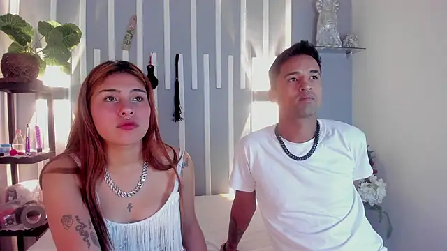 Snapshot of Nikki_and_Mayk chatting on March 5, 2025, 2:36 am Nikki and Mayk online show from March 5, 2025, 2:36 am