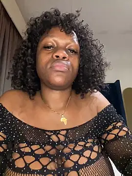 Boneca25 online show from February 28, 2025, 9:44 pm