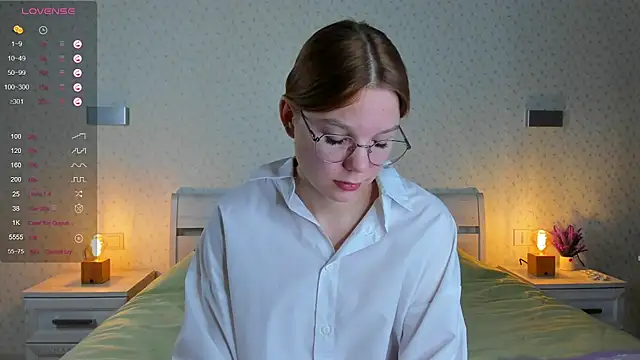 Snapshot of ElvinaBestwick chatting on March 7, 2025, 3:18 pm ElvinaBestwick online show from March 7, 2025, 3:18 pm