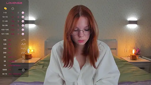 Snapshot of ElvinaBestwick chatting on March 19, 2025, 9:48 pm ElvinaBestwick online show from March 19, 2025, 9:48 pm