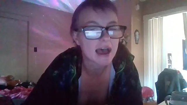 GloriousKarma online show from November 4, 2025, 2:05 pm