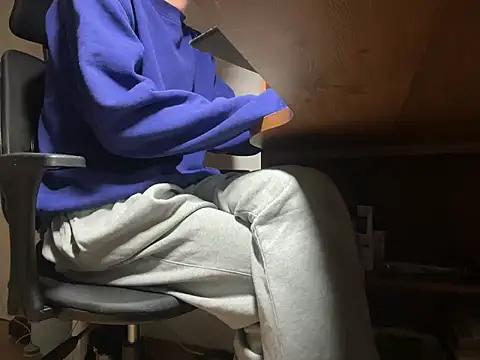 Snapshot of Phil_6677 chatting on February 6, 2026, 3:15 pm Phil 6677 online show from February 6, 2026, 3:15 pm