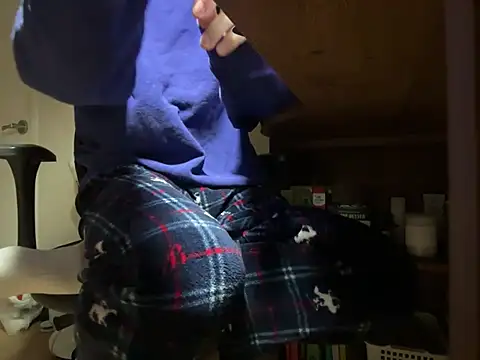 Snapshot of Phil_6677 chatting on March 28, 2026, 2:49 pm Phil 6677 online show from March 28, 2026, 2:49 pm