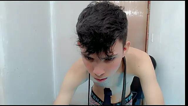 Snapshot of Alexxx_lov chatting on January 25, 2025, 3:52 pm Alexxx lov online show from January 25, 2025, 3:52 pm