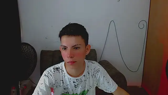 Snapshot of Alexxx_lov chatting on March 3, 2026, 1:06 pm Alexxx lov online show from March 3, 2026, 1:06 pm