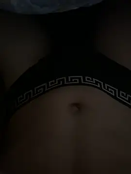 Napoletanobono10 online show from February 3, 2025, 3:09 am