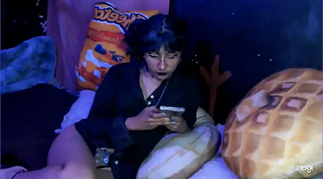 Snapshot of Sharkyu1 chatting on March 6, 2025, 3:13 am Sharkyu1 online show from March 6, 2025, 3:13 am