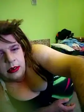 Snapshot of Adrianka chatting on October 27, 2025, 10:47 pm Adrianka online show from October 27, 2025, 10:47 pm