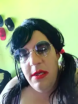Snapshot of Adrianka chatting on May 18, 2026, 7:36 am Adrianka online show from May 18, 2026, 7:36 am