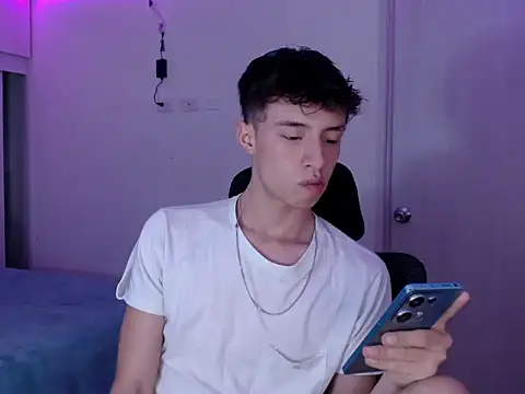 Juanmres online show from March 11, 2026, 7:53 pm