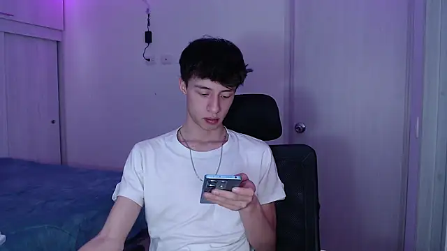 Juanmres online show from April 13, 2026, 2:11 pm