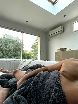 justeqqun online show from September 27, 2025, 9:58 am