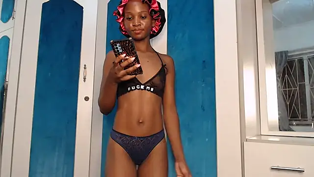 Snapshot of YoungDiva69 chatting on February 10, 2026, 10:03 pm YoungDiva69 online show from February 10, 2026, 10:03 pm