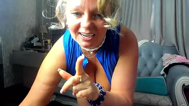 MartiniMartini online show from April 11, 2026, 2:38 am