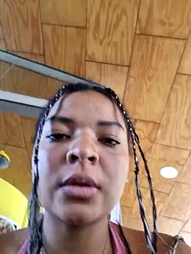 SamanthaMilann online show from April 1, 2026, 6:49 pm